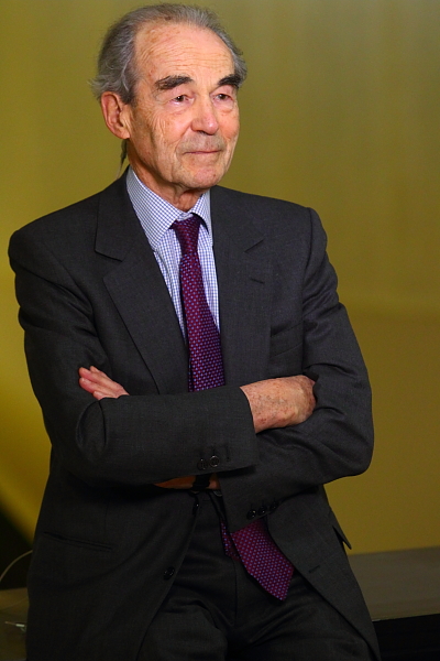 Robert Badinter, avocat et garde des Sceaux qui a porté l'abolition de la peine de mort en France en 1981, photographié en 2013
