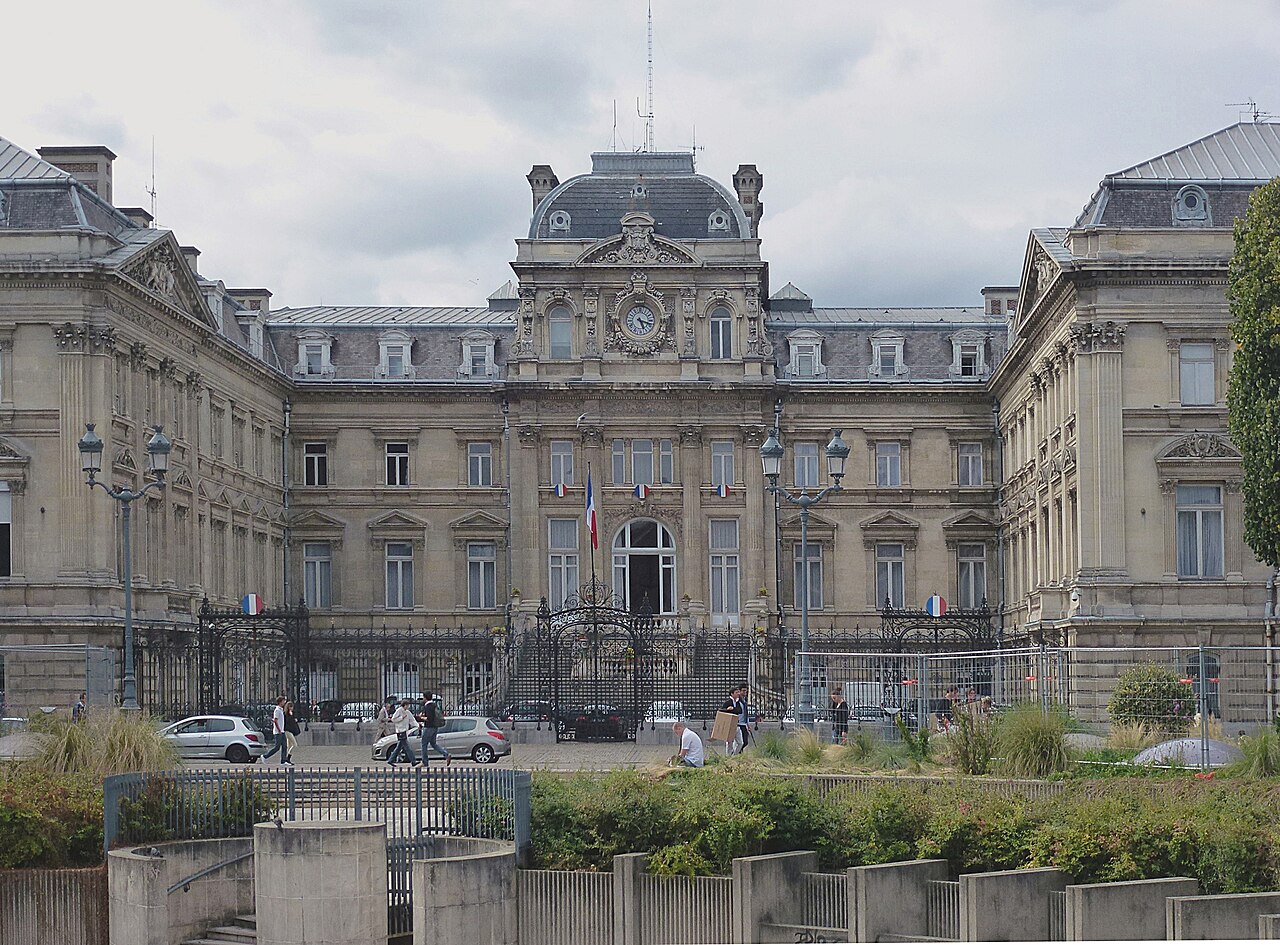 Hôtel de la préfecture du Nord à Lille, lieu type de l'entretien d'assimilation de naturalisation